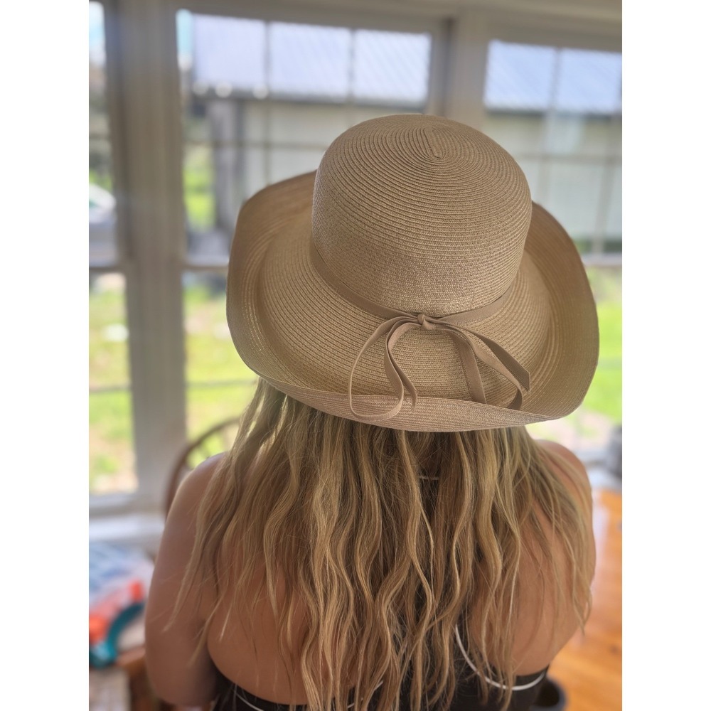 Eric Javits Squishee Packable Straw Sun Hat Tan Beige Wide Brim Bow Accent Women